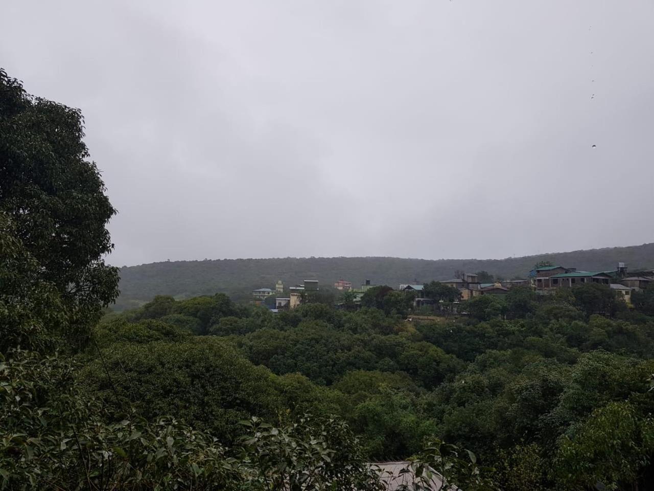 C P Cottage Mahābaleshwar Esterno foto